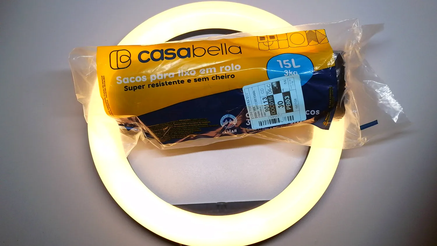 SACO PARA LIXO EM ROLO 15L CONTEM 30 SACOS